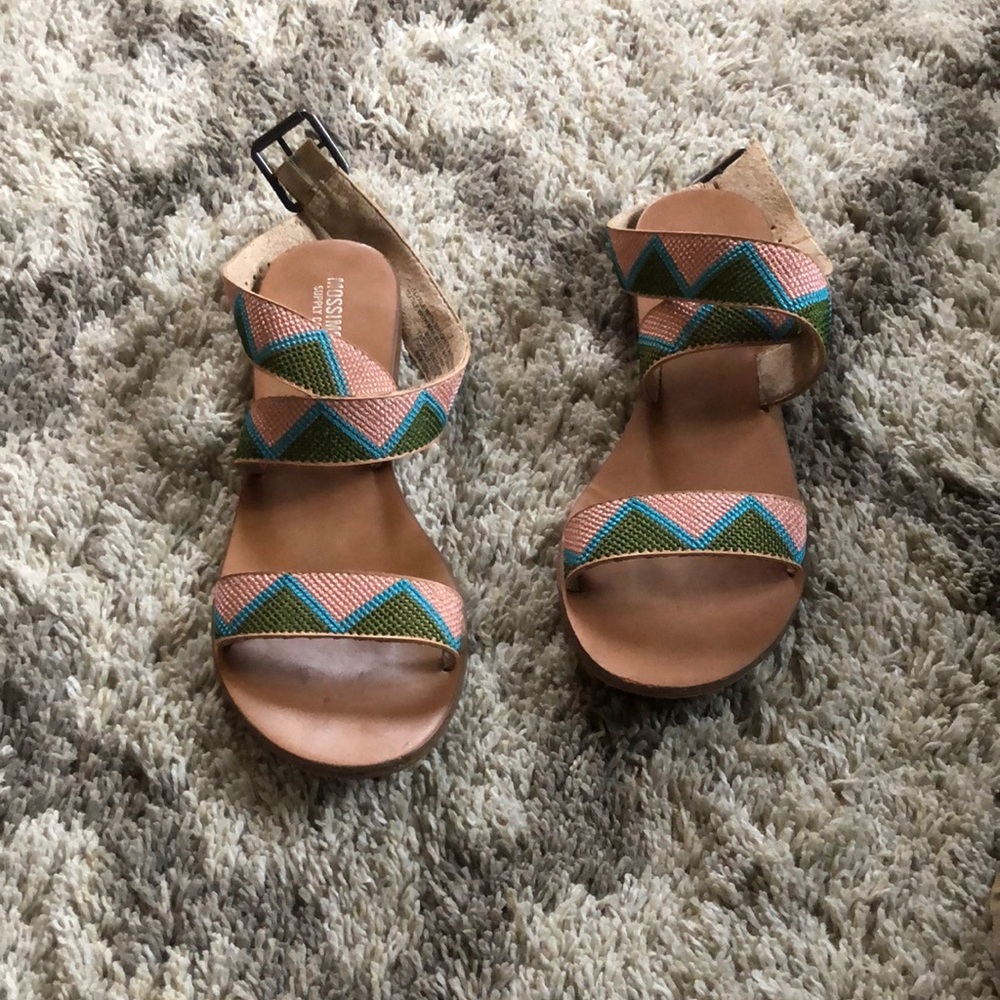 Mossimo green and pink sandals